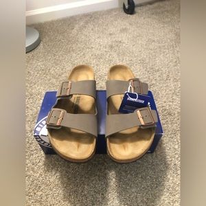 MENS Birkenstock 43  Arizona New in Box  Sandals